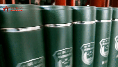 兵哥哥的炊事班里有多整齐？青菜辣椒就忍了，