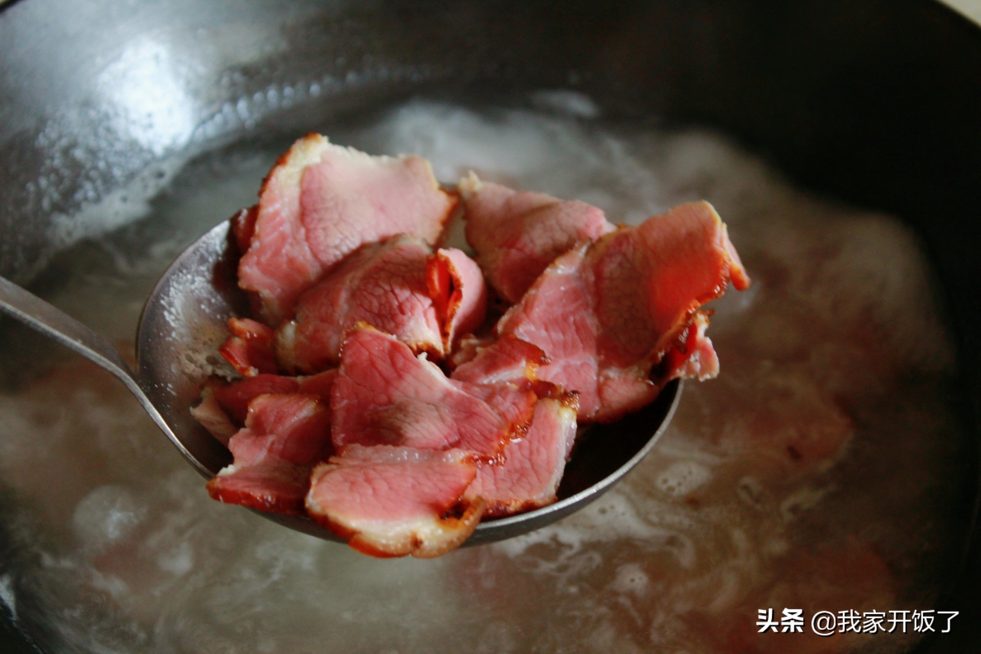 《中餐厅4》张亮做的这道菜，下锅随便一炒真叫香，米饭连扒了3碗