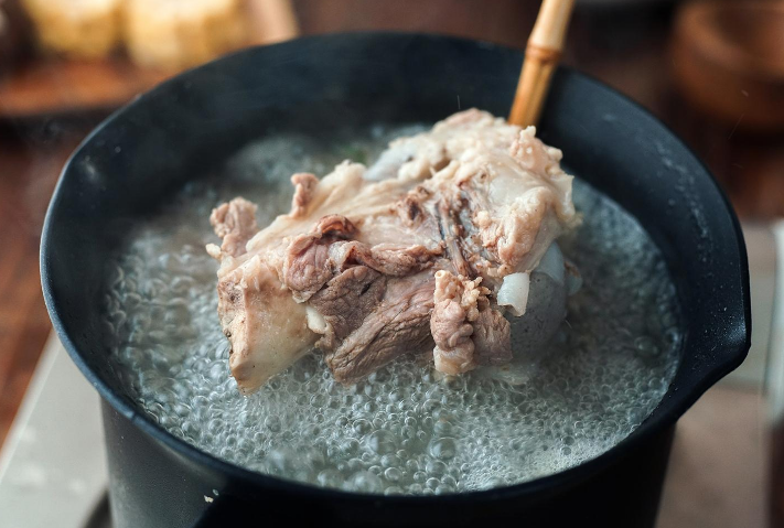 做菜時，遇到這3類食材要焯水！ 不管多著急，都不能少了這一步