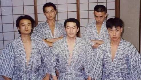 负债四千万又如何？李亚鹏的豪华人脉圈，连杨