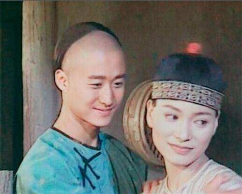 蔡少芬同届港姐，吴京唯一绯闻女友，无婚无子