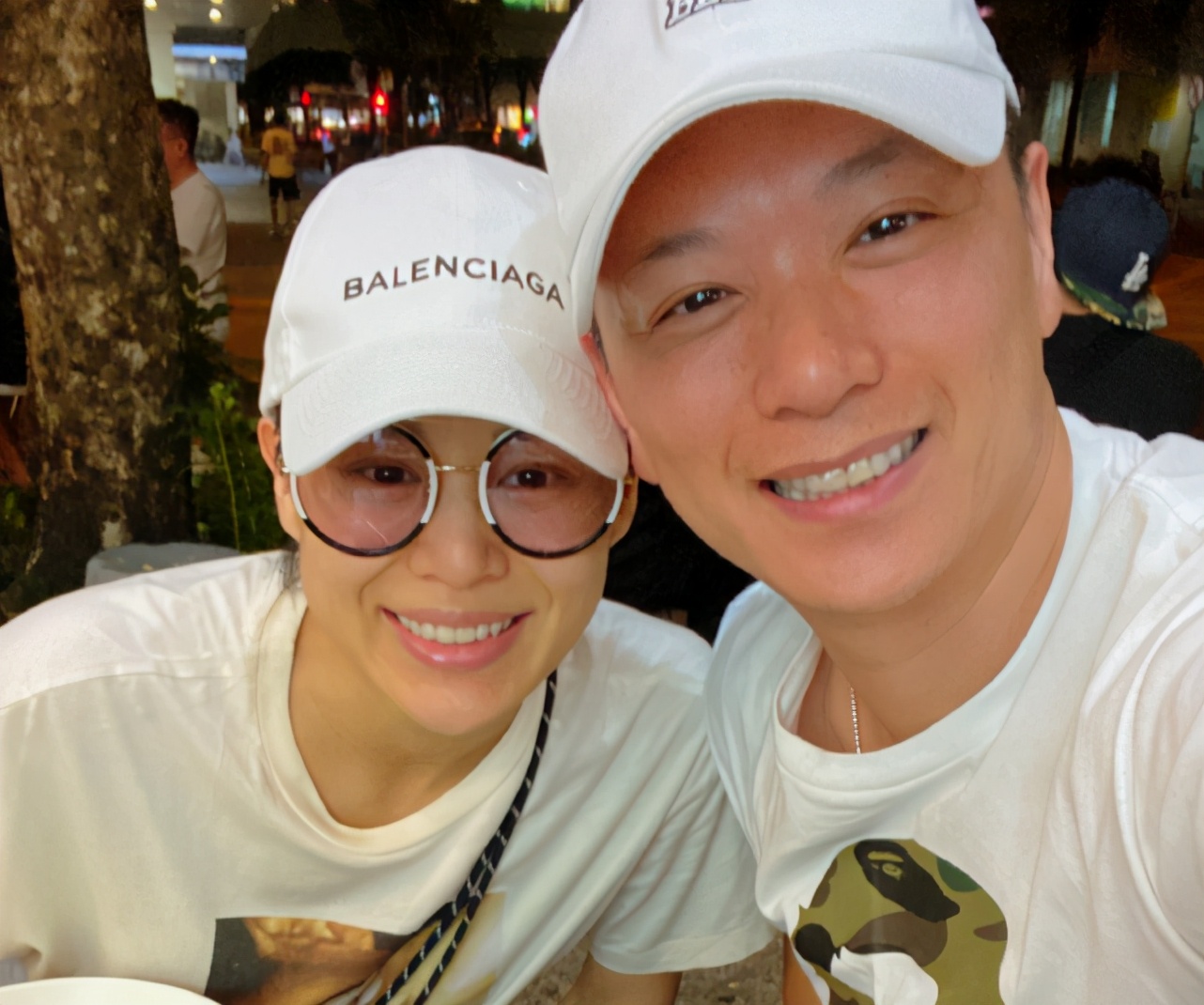 秀幸福！ 胡杏兒分享老公為自己慶農曆生日，李乘德細心體貼超寵妻