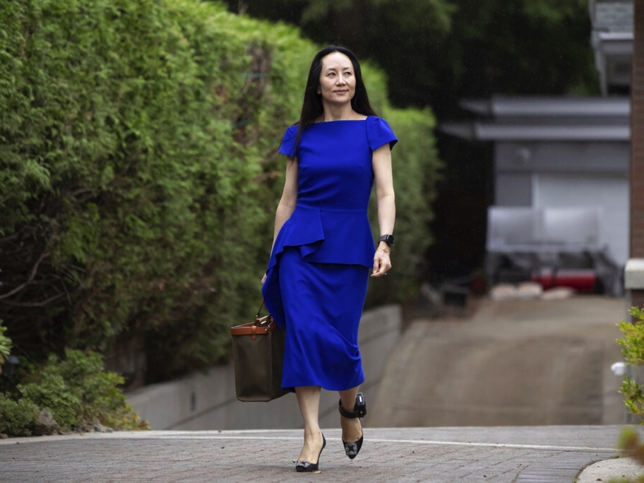 孟晚舟于25日晚抵达深圳！1028个煎熬日夜，终回祖国怀抱