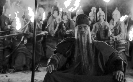 马中赤兔，吕布死后赤兔马没事，而关羽死时赤兔马却绝食而亡