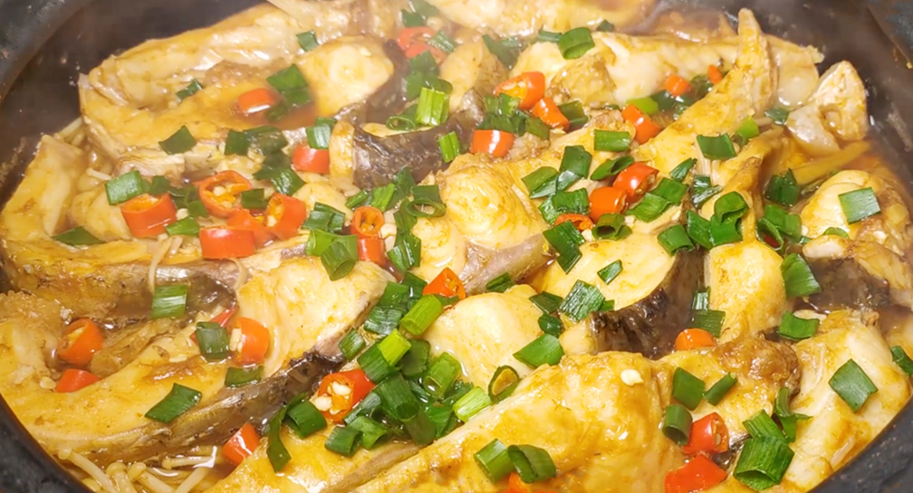 冬天要多吃魚，學會懶人做法，鮮香嫩滑味道足，出鍋就是大硬菜