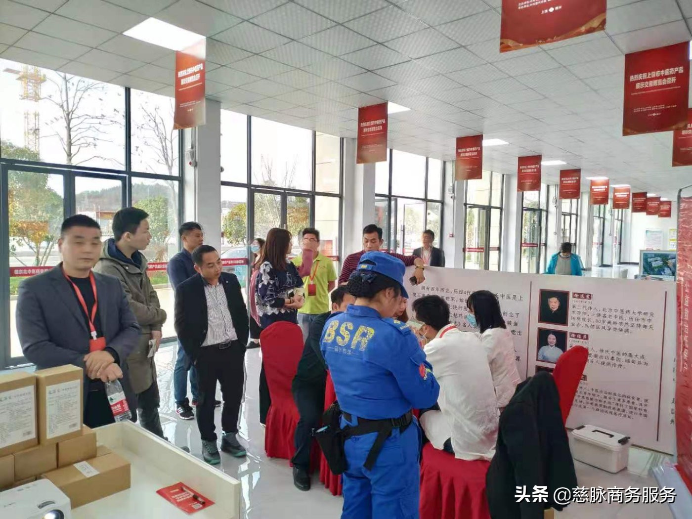 上饶首届中医药展会，市委书记马承祖亮相慈脉（徐氏）中医展区
