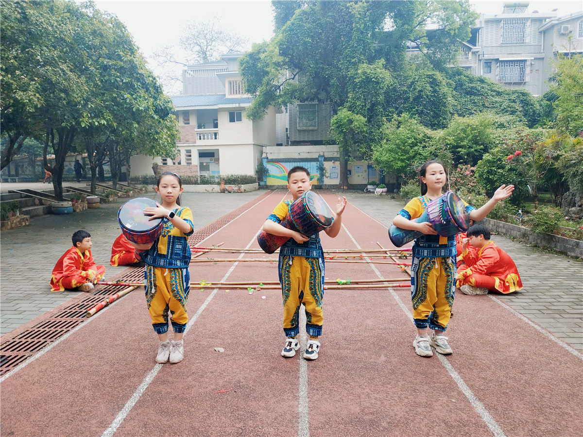 秀峰区桥头小学开展民族团结一家亲文明活动(图8)