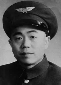 1976年，叶剑英：南京军区指挥得动吗？许：司令