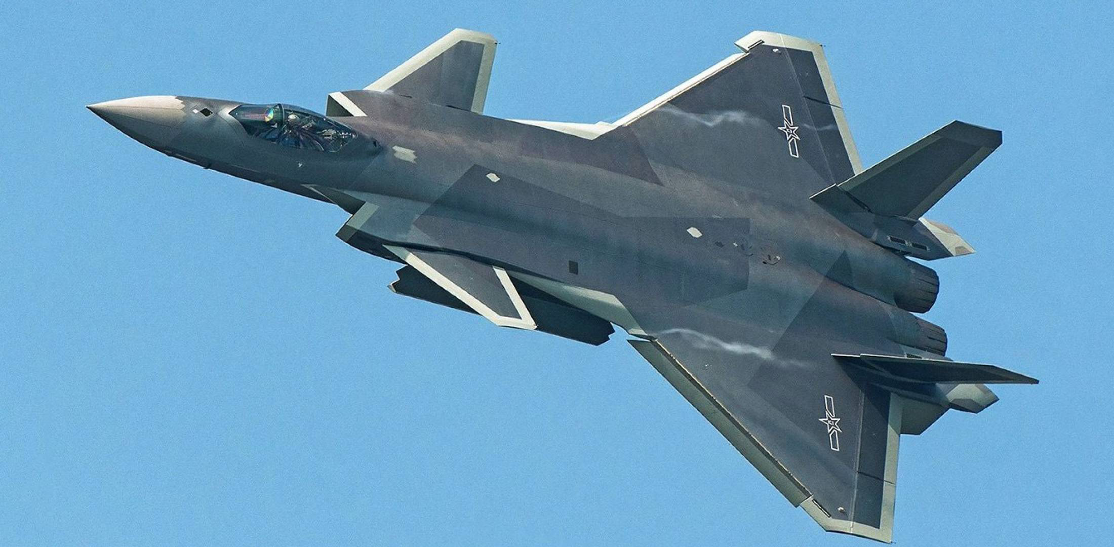同一个美军基地，先摔一架F22，又摔一架F35！仅