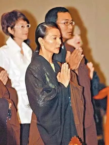 最美警花李赛凤，两段婚姻均失败，遭豪门丈夫