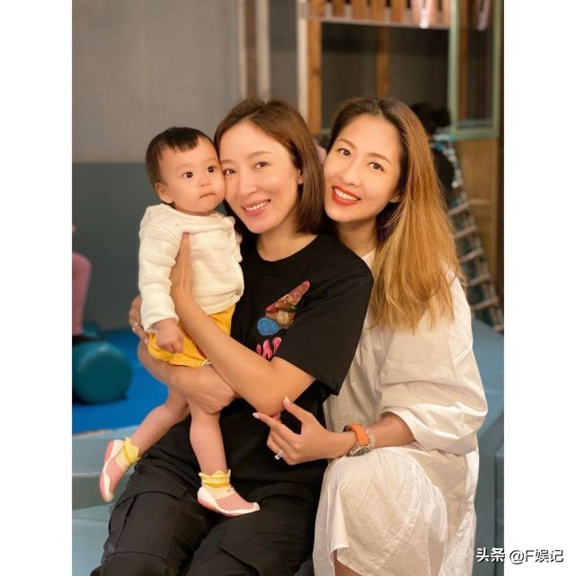 陳敏之楊怡陳山聰帶子女相聚星二代們露面被讚可愛