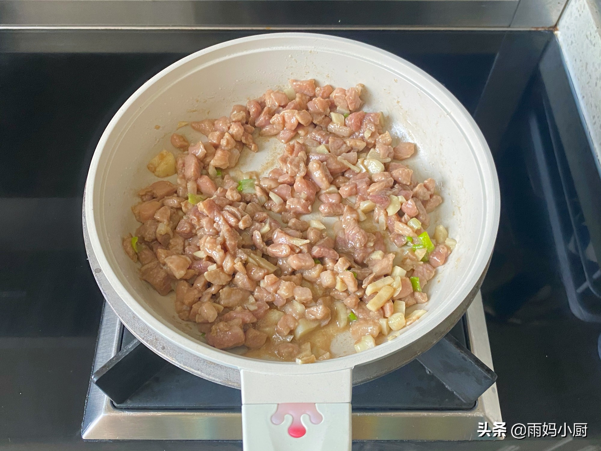 打滷麵怎麼做才好吃？ 分享一道打鹵的家常做法，醬香濃郁吃不膩