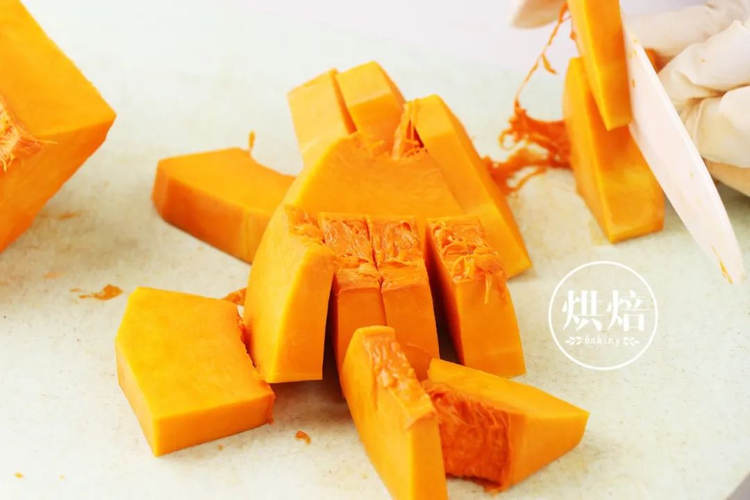 把西米整粒加入到木薯粉中蒸出來的糕好有嚼勁