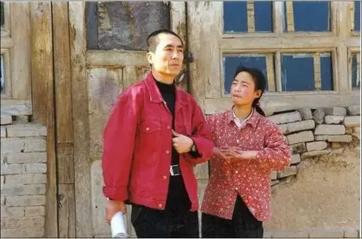 1999年被张艺谋劝退娱乐圈的最丑谋女郎魏敏芝，