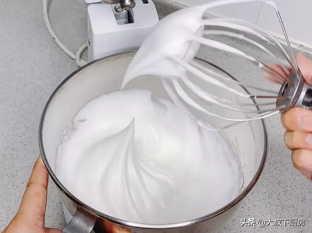 芋头控的最爱！大叔教你改良版芋泥蛋糕，香甜松软，比奶油热量低