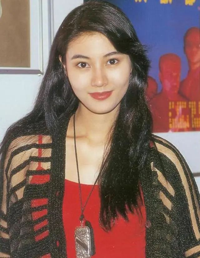 甘愿无名份陪在富豪身边的女人们，各有各的魅力，最久的已经27年