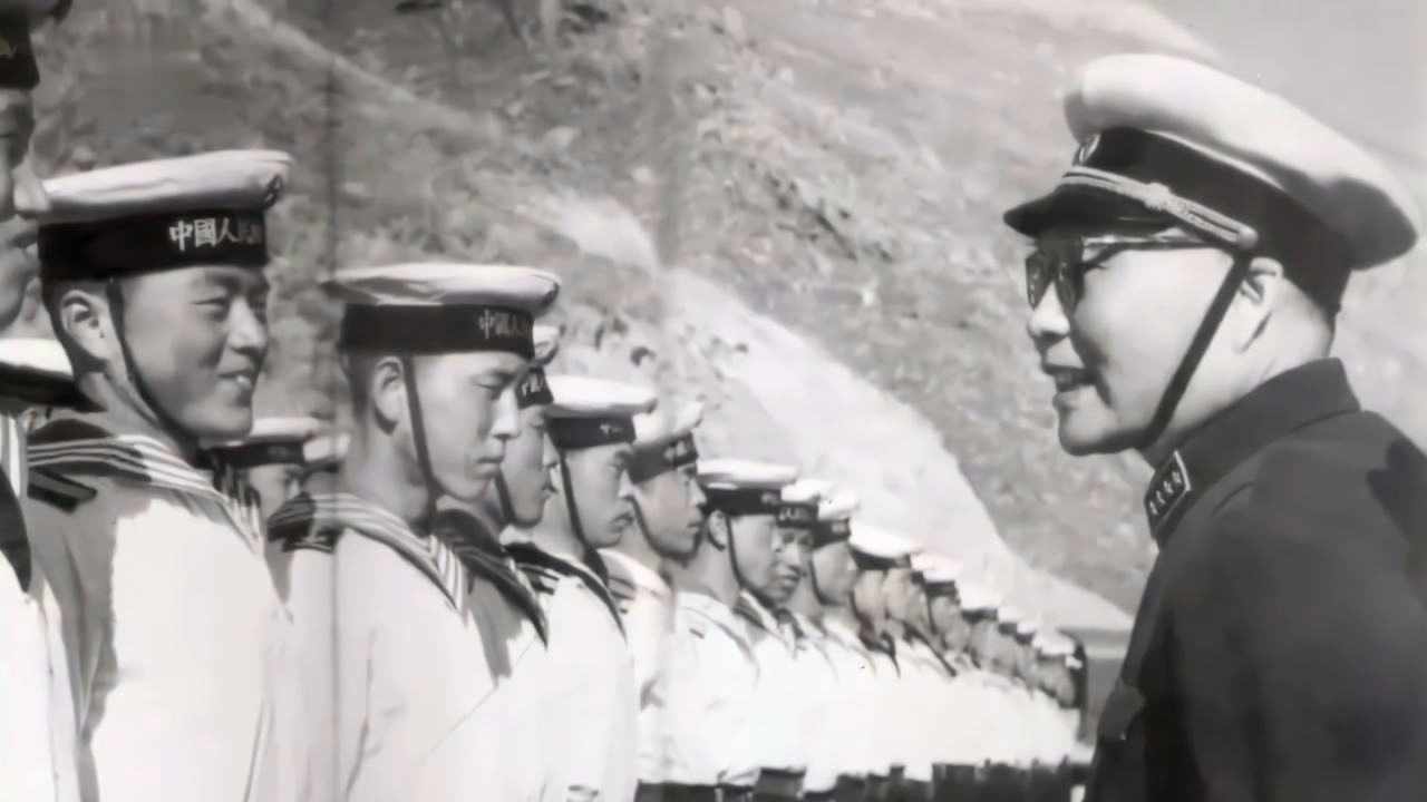 大将萧劲光：我国海军创始人，曾被判处枪毙，主席：我看谁敢动他