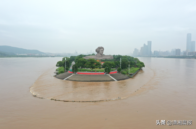 最新！橘子洲已经闭园，湘江水位正以每小时三四厘米速度上涨