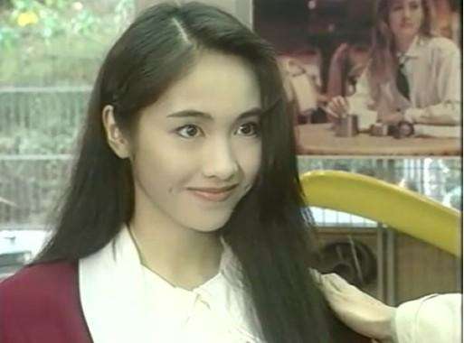 她是香港第一美人，14岁出道，37岁退圈，今成