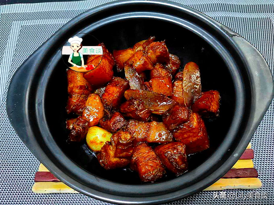 紅燒肉的家常做法，不炒糖色、不加大料，簡單一燜，色澤紅亮鮮香