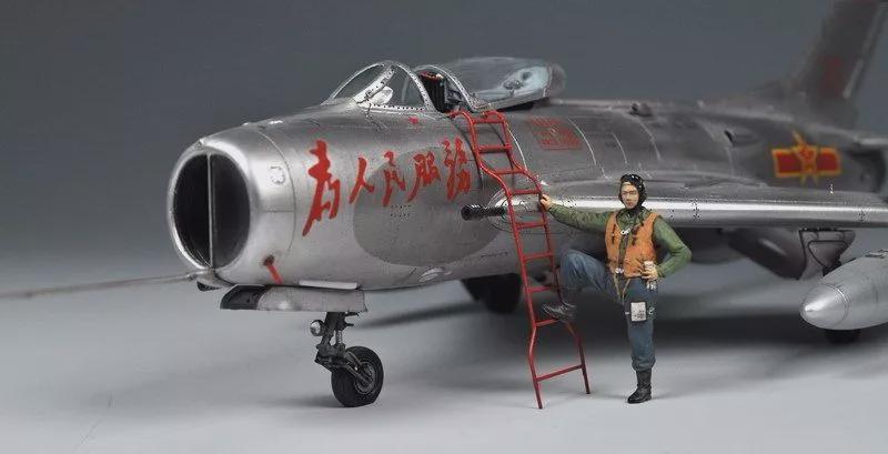 �ֻ��������������屻�󴫵�ҥ�ԣ��״���¶�վ�����������¼�