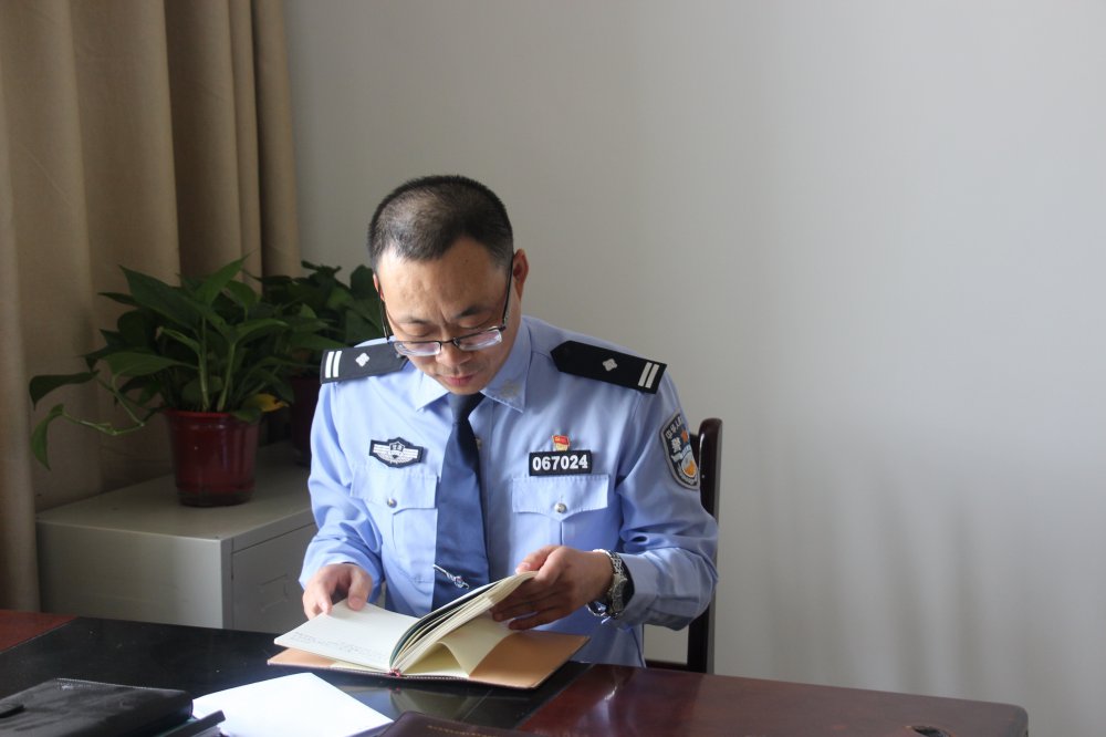 阿克塞县公安局深入各部门对“七五”普法工作
