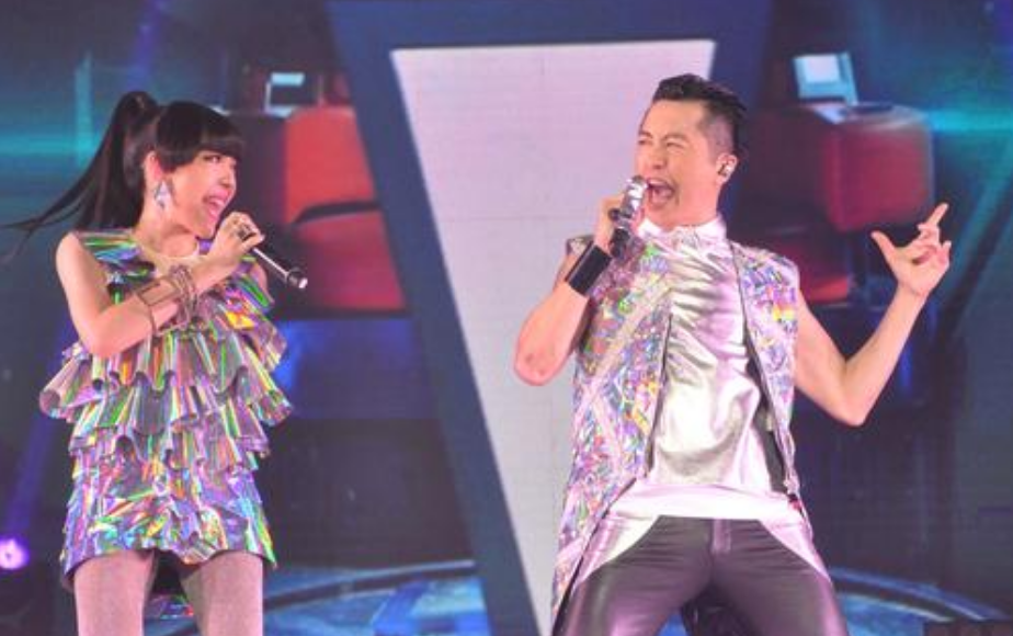 从顶流到小县城商演，吴莫愁的落魄，不仅仅是