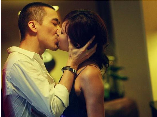 “京圈大飒蜜”徐静蕾的迷情往事，以及她身后的7个男人