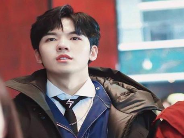 仝卓微博终于更新，再次爆出惊天大料，是什么背景能频频压热搜？