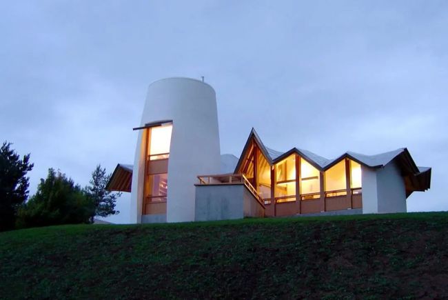 建筑师设计酒瓶，看盖里如何解构轩尼诗