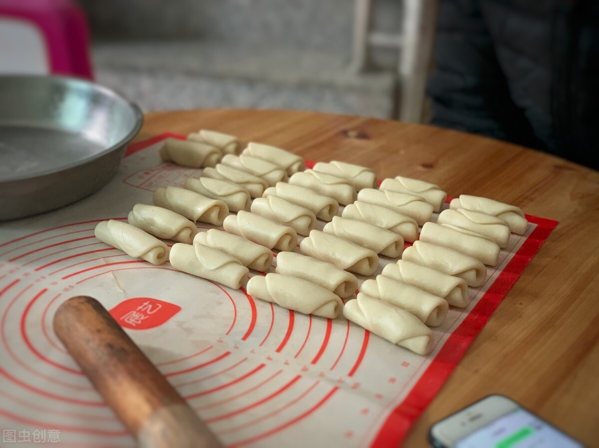 绿豆别再煲汤了，换个新吃法，清凉解暑无添加，又香又甜酥掉渣