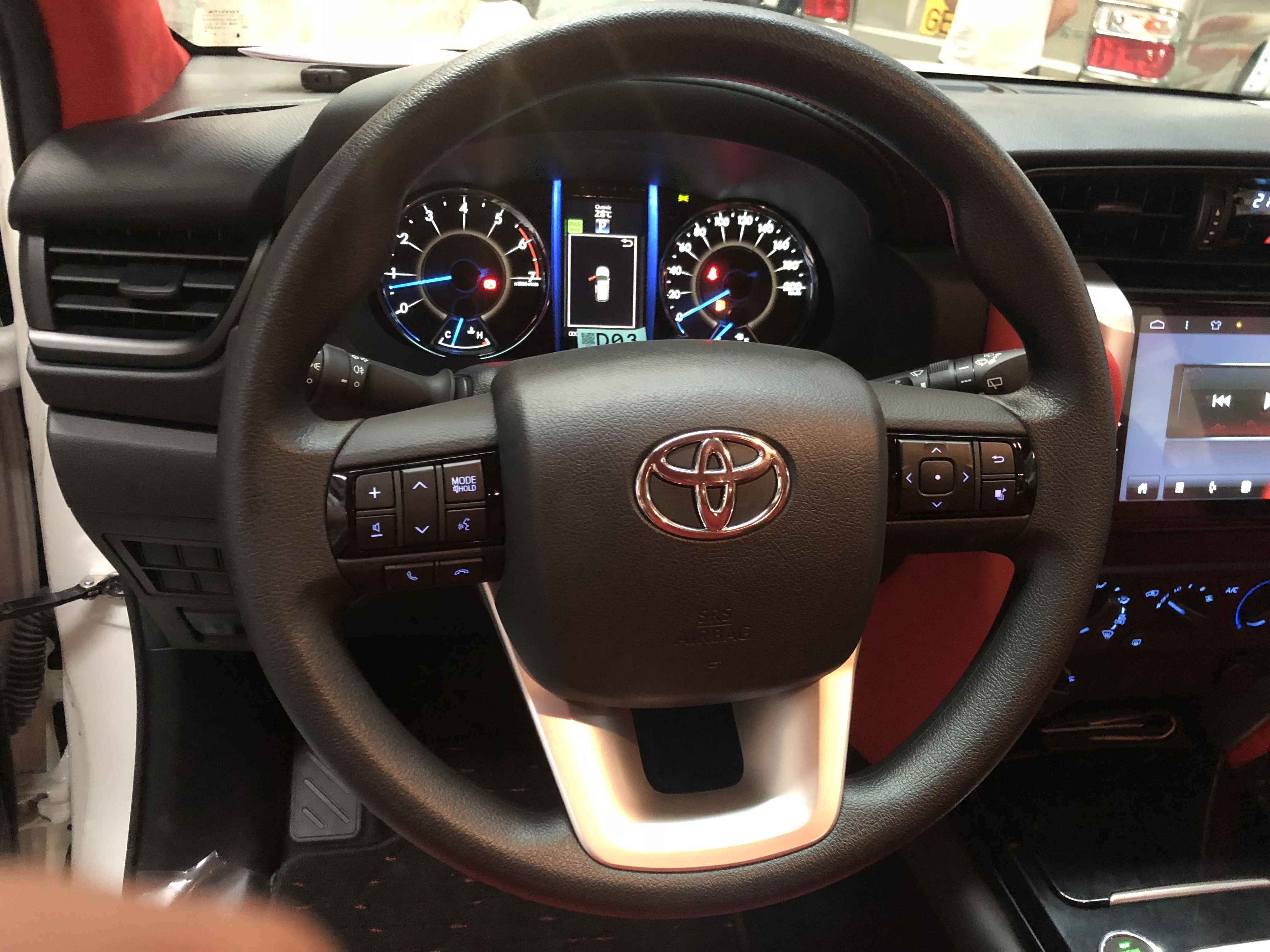 黑科技丰田穿越者来了,这外观内饰配置,你可以不用考虑汉兰达了