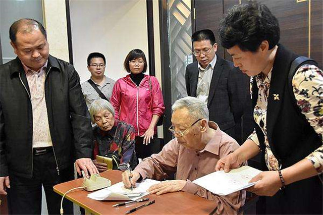 “布衣院士”卢永根：家徒四壁却裸捐880多万元