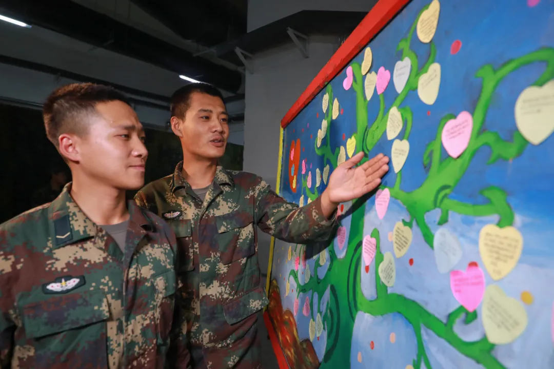 �����ĳ���ڵ��µ��������ܱ�פѵ���£�������λ���ٱ�����ѹ����