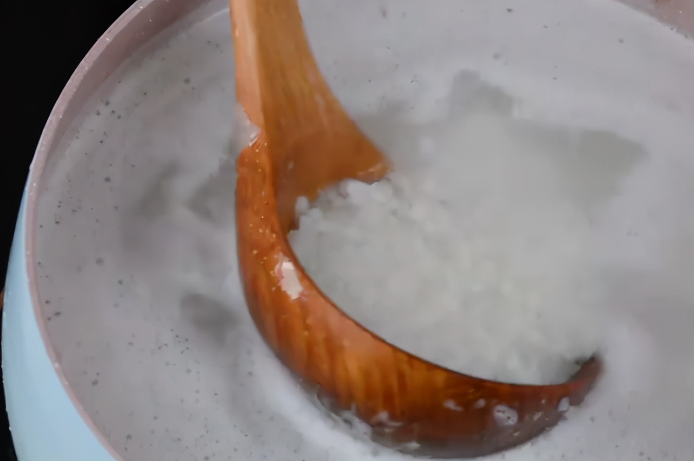 煮粥的時候，不要直接放進鍋裡煮，教你1個方法，煮出來的粥濃稠