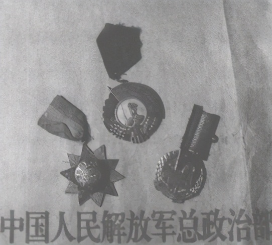 張國福：16歲俘虜中將，獲邀毛主席家宴，放棄英雄身份當火藥工