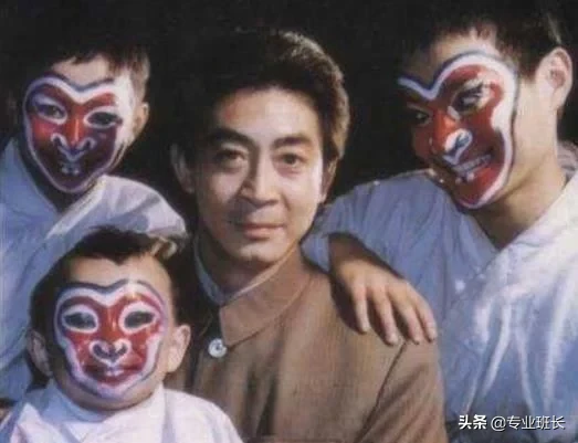 11岁杨幂搭李亚鹏演戏，大板牙抢镜，她还见证过林芳兵的青涩期