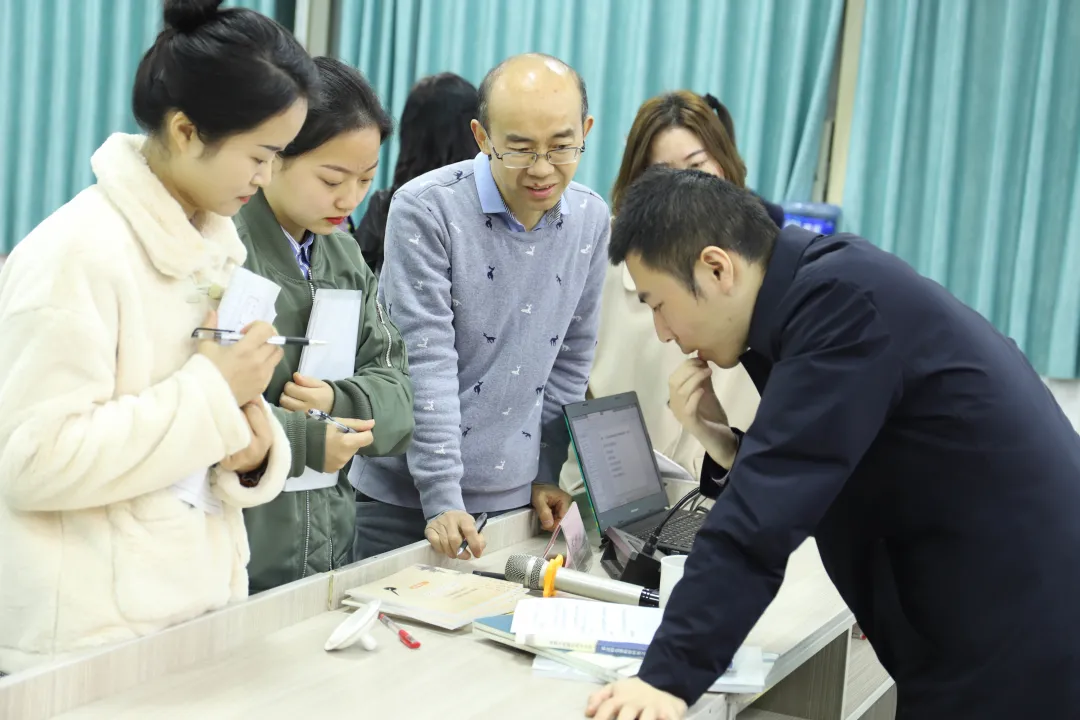 专家指引促科研 课题研究促发展丨天府新区南湖小学春季课题培训