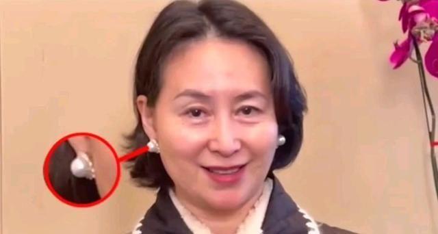 有一种爱情叫陈百强何超琼，你微笑送我出嫁，我不惧世俗为你扶灵