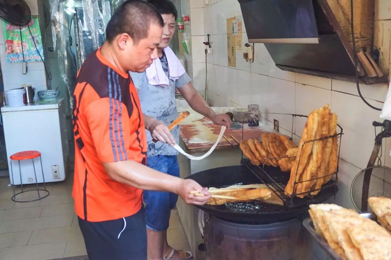 比户部巷还牛逼！藏在武汉闹市，家家都是网红店，你吃过几家？
