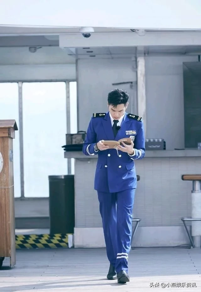 明星穿上制服:胡歌、罗云熙、王一博、肖战等