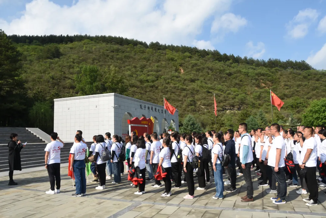 洛川县中学开展团队凝聚力拓展训练活动(图31)