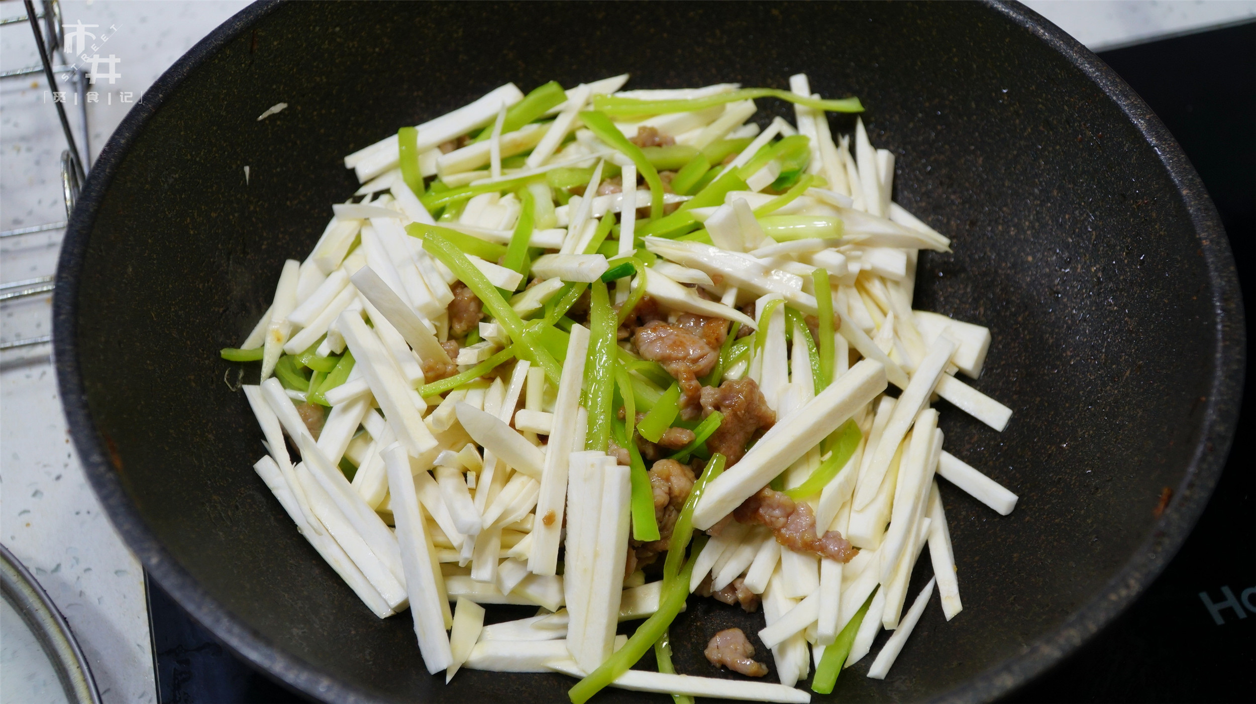 这菜，被称“水中参”，8元一斤，常吃对皮肤好，夏天防晒可多吃