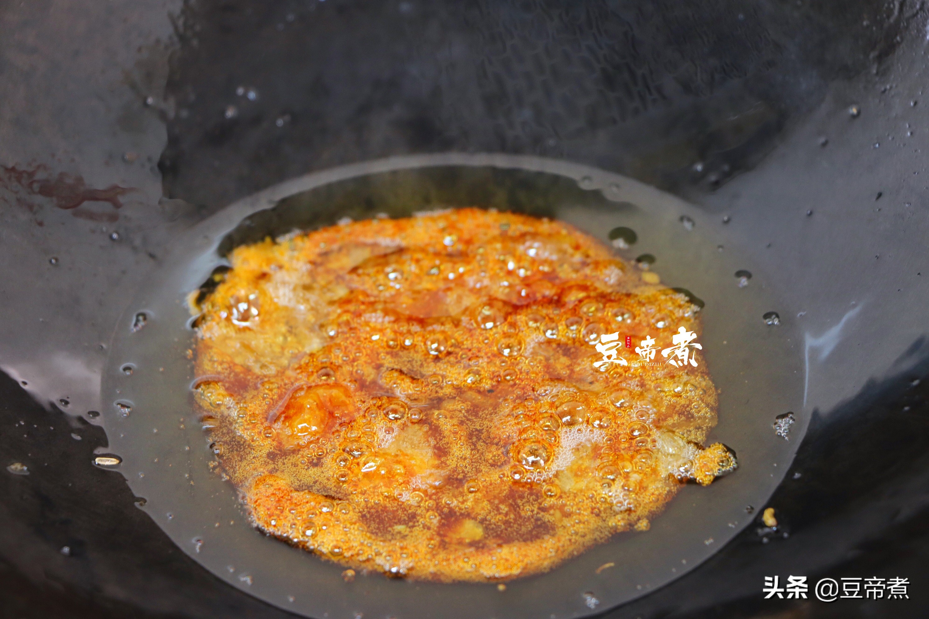 豬肉和它真相配，燜一燜味香肉醇好下飯，燜煮一鍋一頓就吃光光