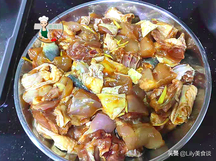 秋补这蒸菜要多吃，蒸一蒸就好，实在是太鲜美啦，营养滋补还上火