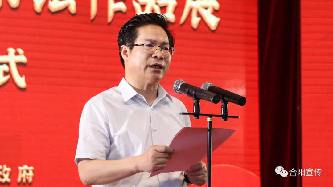 合陽縣“頌黨恩、書鄉(xiāng)情”書法作品展暨雷珍民書法作品捐贈儀式隆重舉行