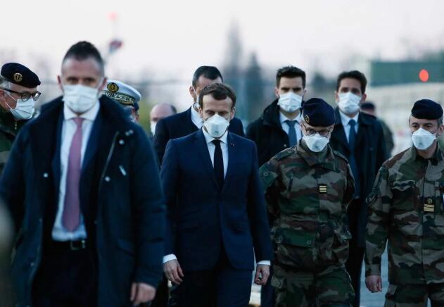 蓬佩奥刚被隔离，马克龙就确诊新冠，刚与欧盟