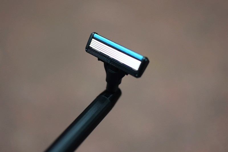 顺滑无感剃须 焕醒手动剃须刀套装