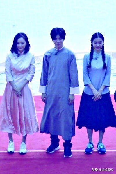 杨幂身高166cm 杨颖168cm 热巴168cm 到底谁在谎报身高 资讯咖