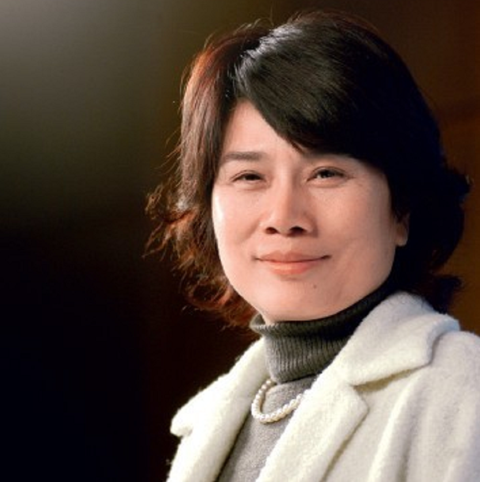 董明珠“被亲哥踢出族谱”冲上热搜：人到高位，众叛亲离